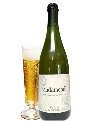 garrafa de 75cl de cerveja de marca WILD NATION - SANDAMENDI com copo, estilo Wild Ale de fermentação mista